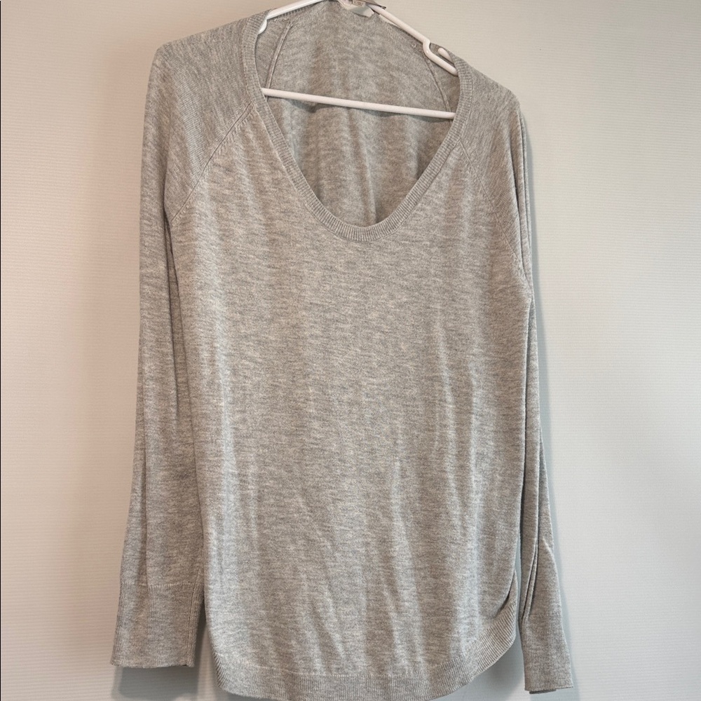 LOFT Heather Gray Scoop Neck Lightweight Pullover